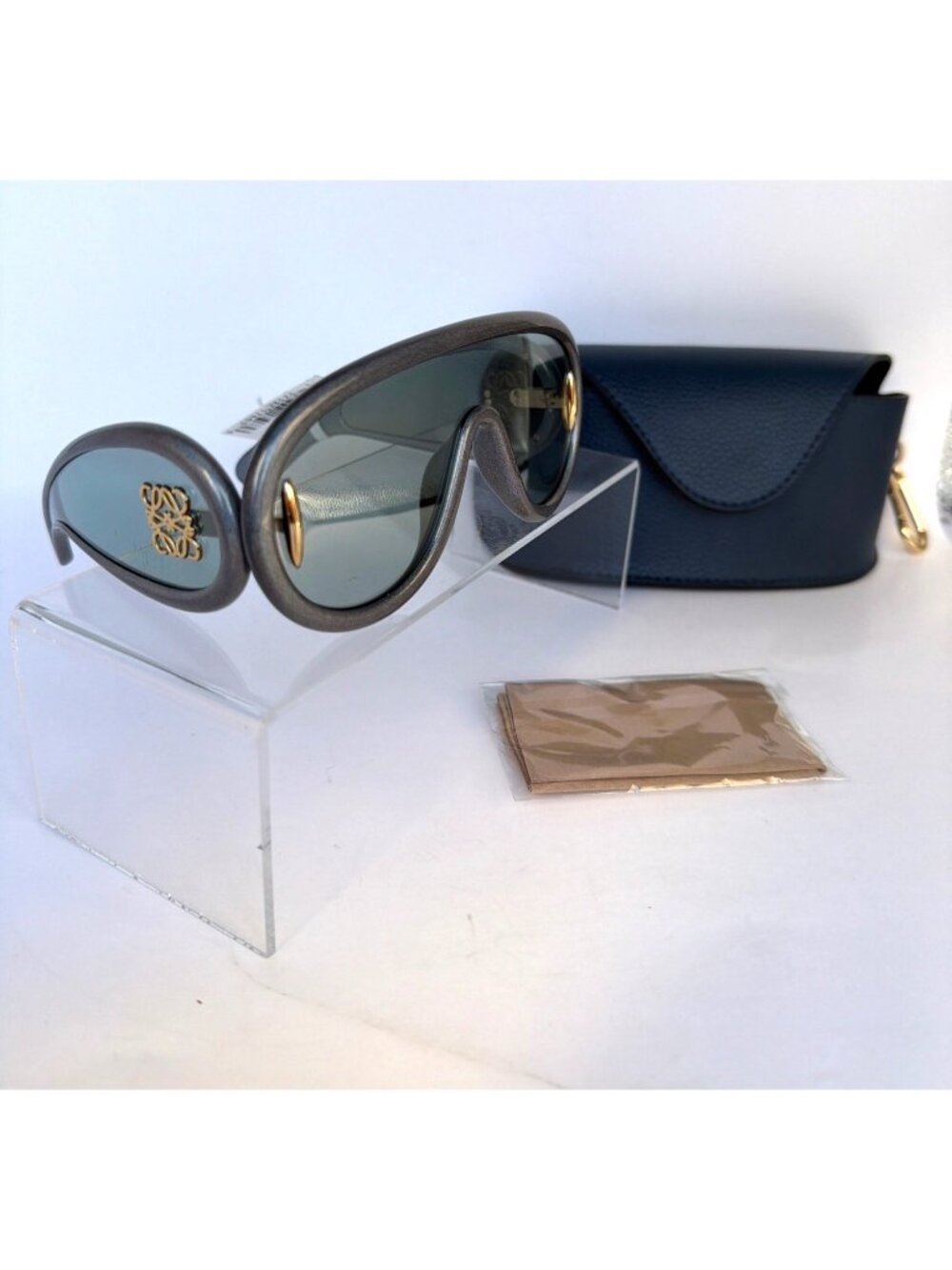 LOEWE Wave Shield sunglasses Mask Style 100% UV Protection - Picture 2 of 14